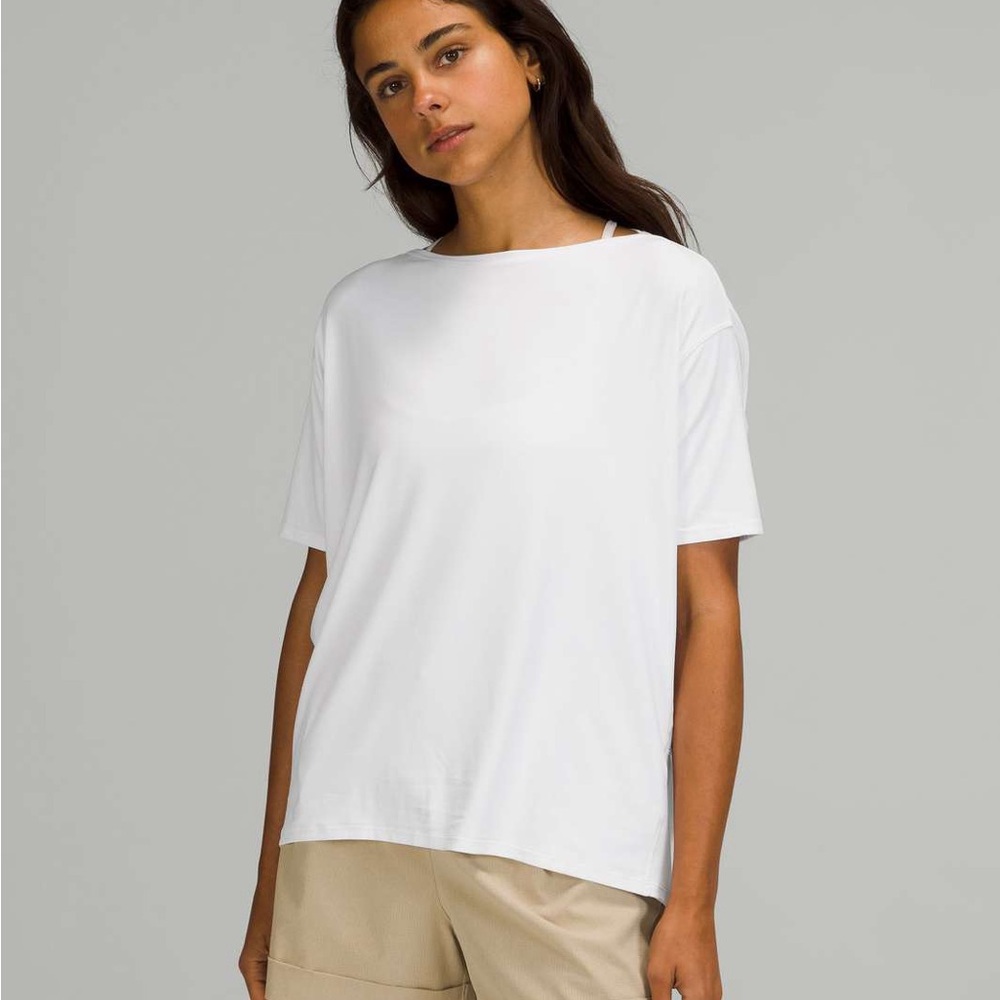 Lululemon Athletica White Short Sleeve Tee